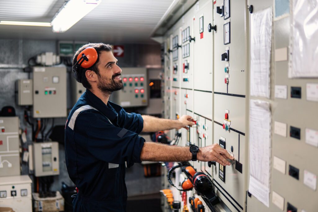 Recruiters for Naval Electrician